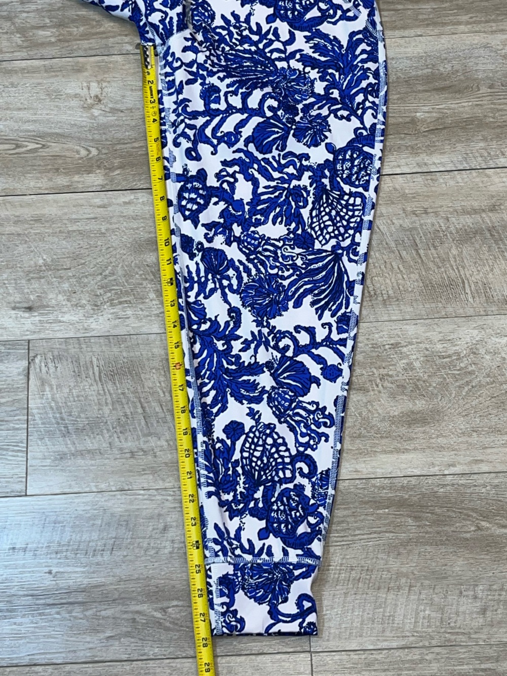 Lilly Pulitzer Luxletic UPF 50+ Island Jogger Deeper Coconut Ride With Me Size L - Picture 8 of 9